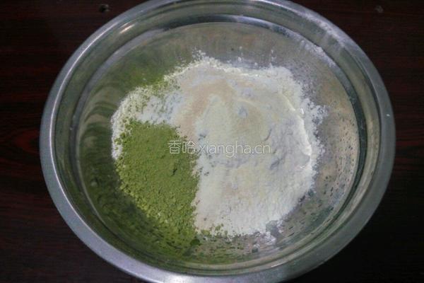 抹茶发糕的做法图解1