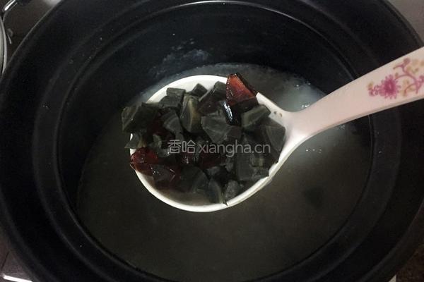皮蛋瘦肉粥的做法图解7
