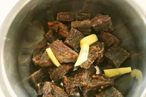 爆炒牛肉干的做法图解1