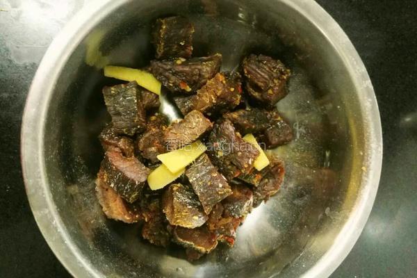 爆炒牛肉干的做法图解4