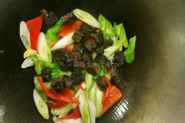 爆炒牛肉干的做法图解6