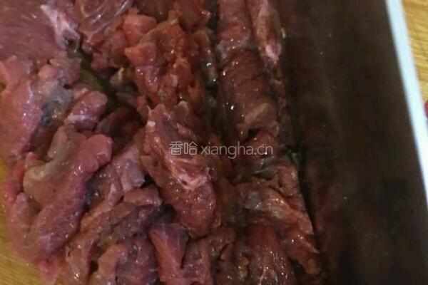 牛肉韭菜饺子的做法图解5