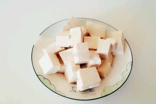 炸豆腐的做法图解1