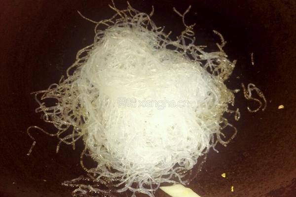 大白菜炖粉丝的做法图解4