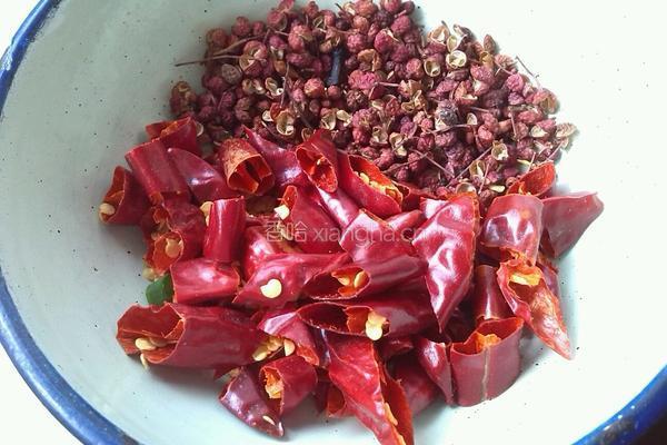 水煮鸭胫的做法图解3