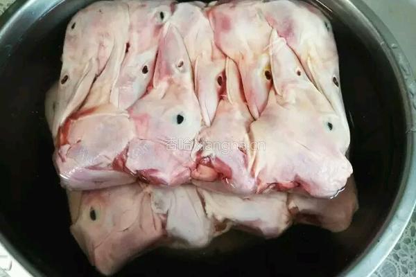 麻辣鸭头的做法图解7