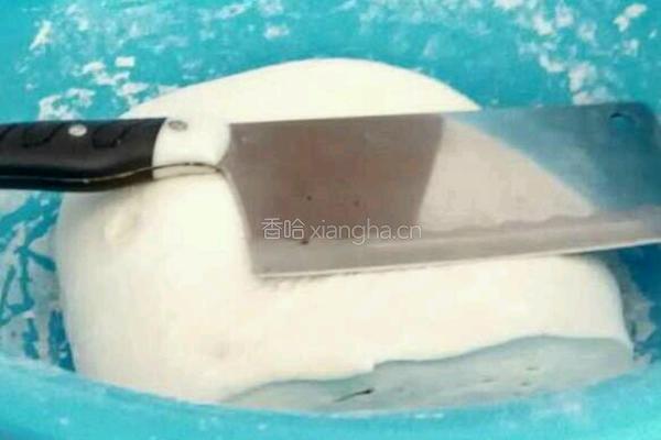 芹菜猪肉 韭菜鸡蛋水饺的做法图解3