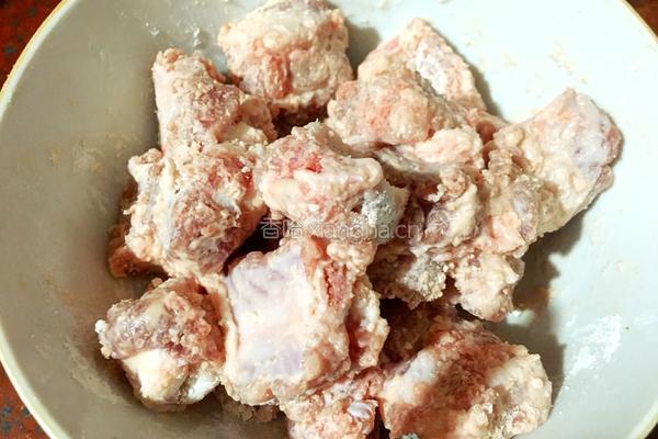 酸甜菠萝排骨的做法图解5