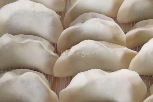 素酸菜馅的饺子的做法图解2