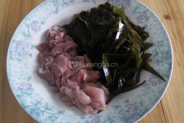 海带丝炒肉丝的做法图解1