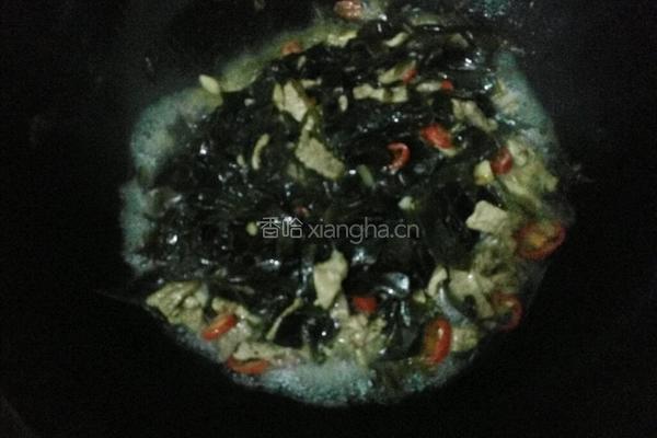 海带丝炒肉丝的做法图解5