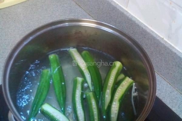 蒜香金针菇秋葵的做法图解8