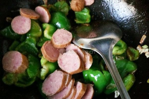 菜椒炒火腿的做法图解7