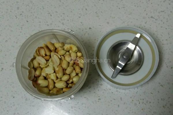 自制花生酱的做法图解1