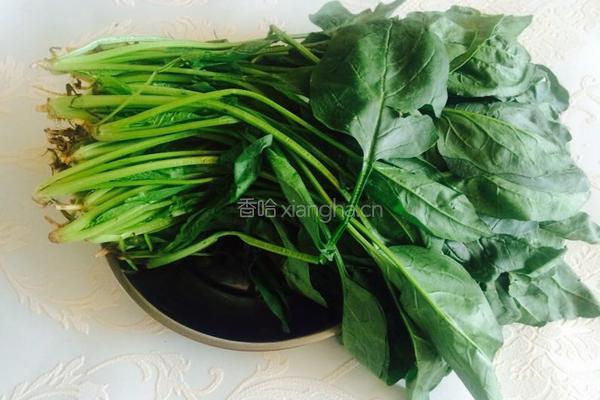 老醋菠菜花生米的做法图解1