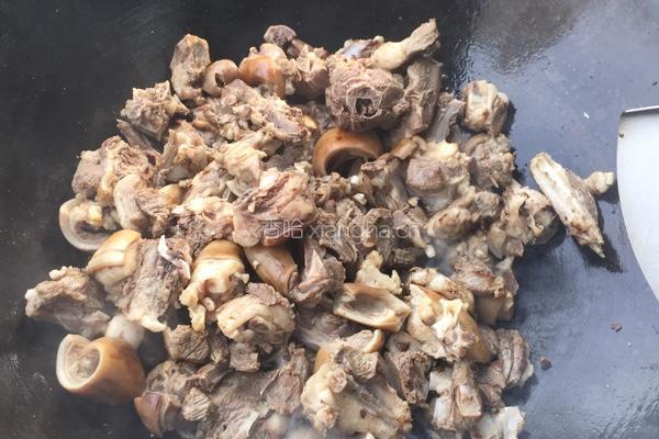 药膳甘蔗炆羊肉的做法图解1