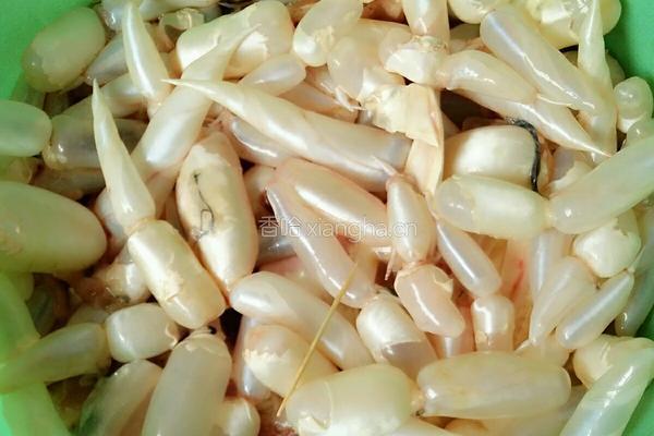 香辣干锅鱼头鱼泡的做法图解1