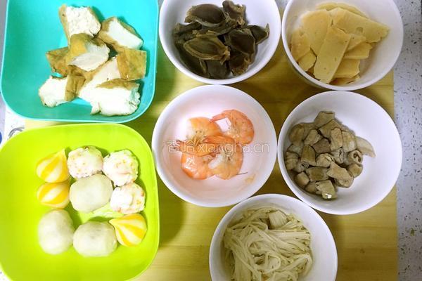 厦门特色小吃——沙茶面的做法图解1