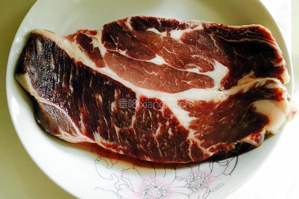 黑椒红酒煎牛排的做法图解2