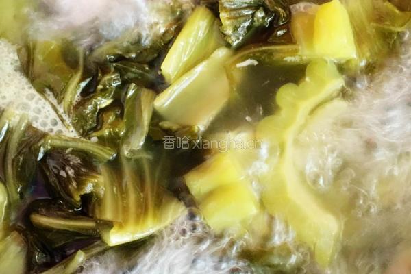 酸菜苦瓜炖排骨的做法图解7
