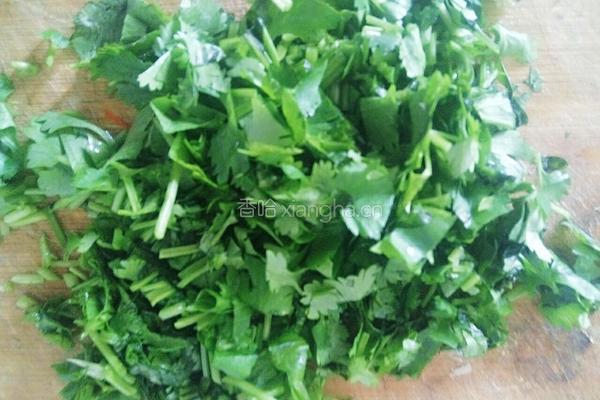 香菜炒鸡蛋的做法图解2