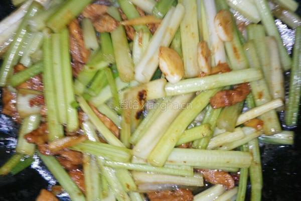 芹菜香干肉丝的做法图解7