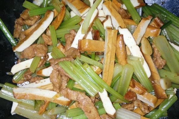 芹菜香干肉丝的做法图解8