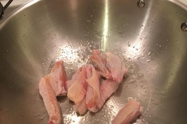 菠萝焖鸡翅的做法图解3