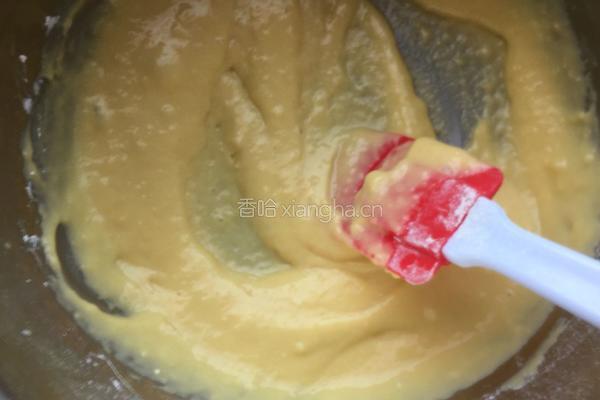 抹茶蔓越梅戚风8寸的做法图解3