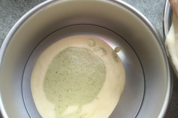 抹茶蔓越梅戚风8寸的做法图解8