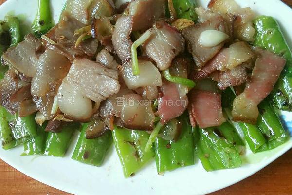 虎皮煎椒炒腊肉