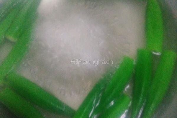 白灼秋葵的做法图解4