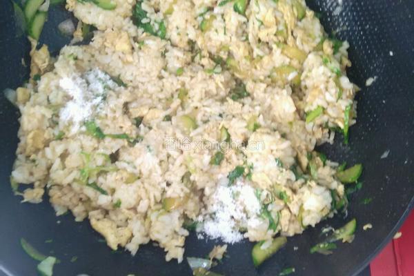 蔬菜炒饭的做法图解6