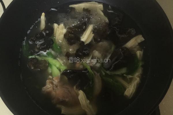 猪蹄木耳汤的做法图解5