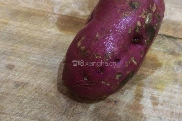 蜜汁红薯汤的做法图解1
