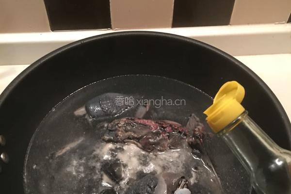 乌鸡海底椰汤的做法图解3