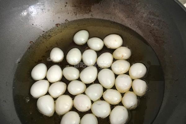鹌鹑红烧肉的做法图解1