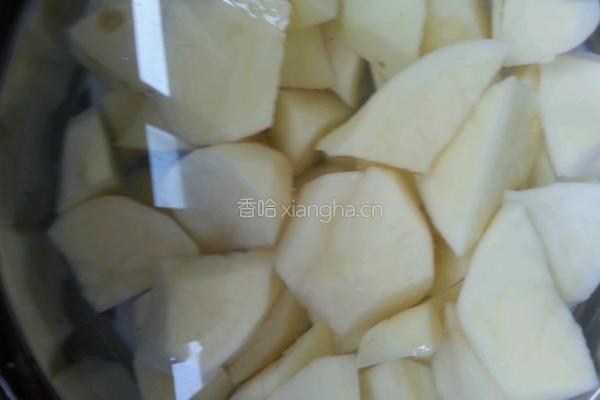 红烧土豆鸡块的做法图解2