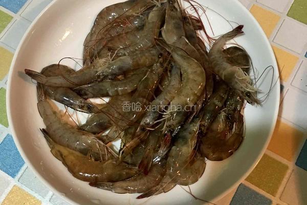 白灼基围虾的做法图解1