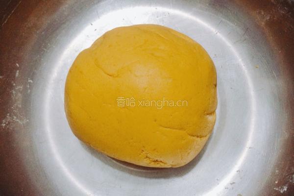 豆沙南瓜饼的做法图解3