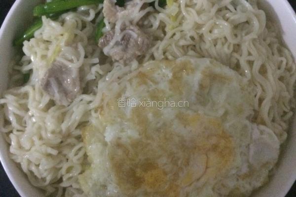 鸡蛋瘦肉面的做法图解4