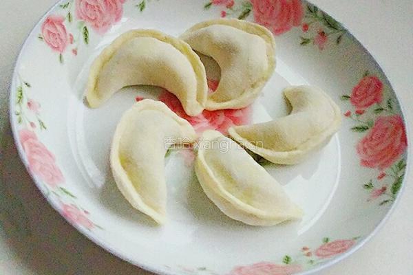 韭菜鸡蛋饺子（生的）的做法图解8