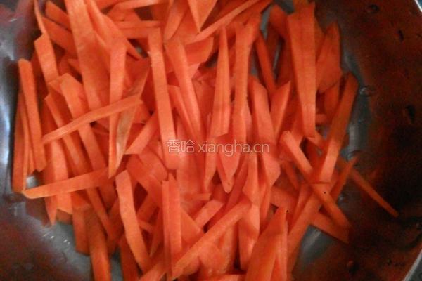 胡萝卜煎饼的做法图解1