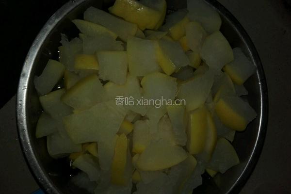 润喉柚子皮干糖水的做法图解2