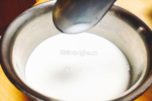 自制彩色炒酸奶# 搭配黑麦无糖无油面包#有能量也不怕胖的做法图解2