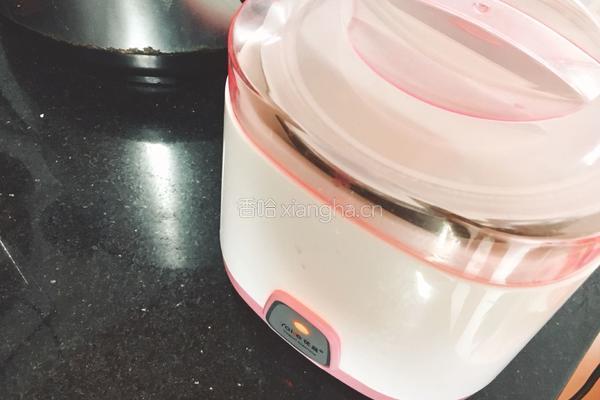 自制彩色炒酸奶# 搭配黑麦无糖无油面包#有能量也不怕胖的做法图解3