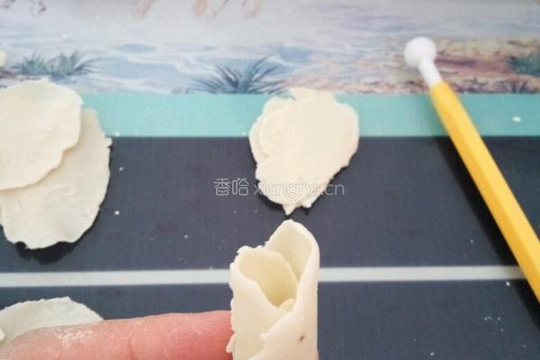 栀子花(面粉制品)的做法图解7