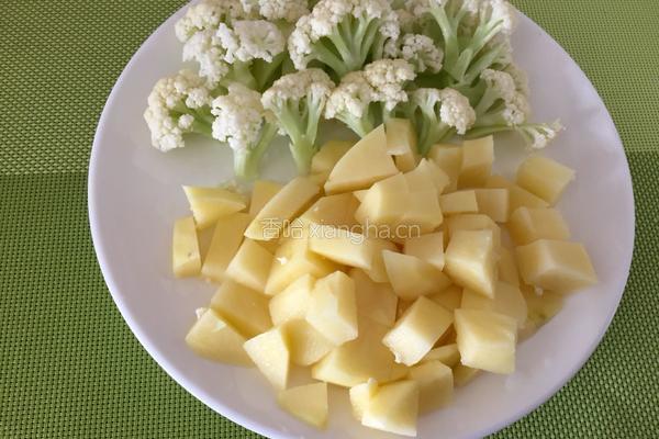 鸡腿拼花菜的做法图解4