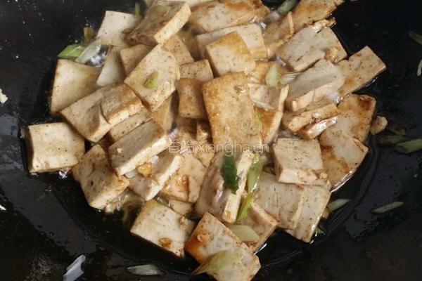 西红柿炒豆腐的做法图解3