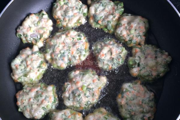 蔬菜虾仁饼的做法图解2